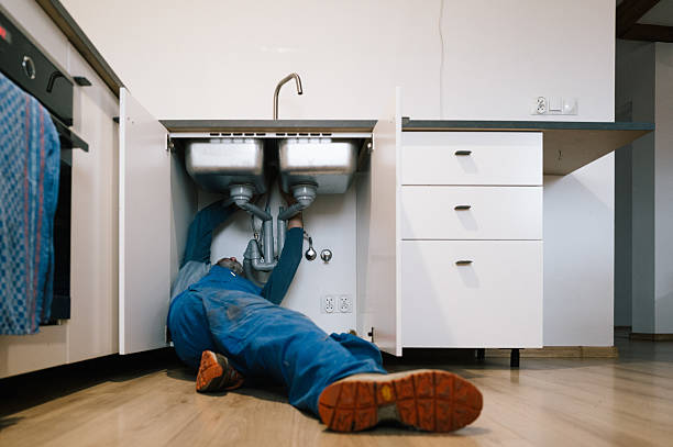 Professional Leak Detection technician working in Narragansett, RI